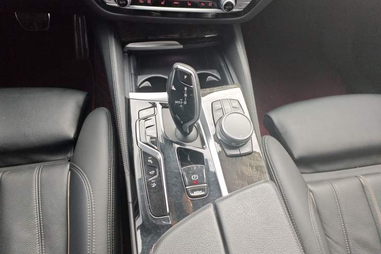 Used BMW 6 Series GT 2021 Restyled 630i M Sport Package Gear Lever