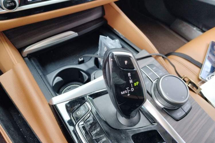 Used BMW 6 Series GT 2021 630i Luxury Design Package Gear Lever