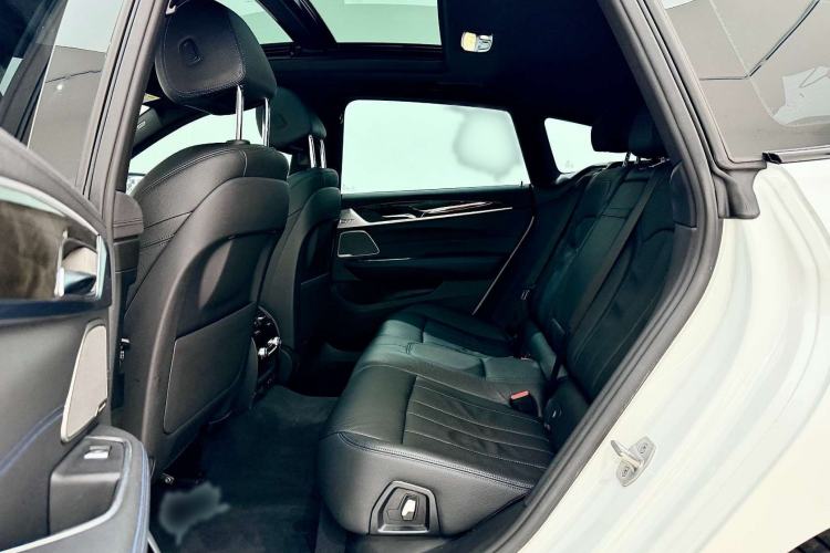 Used BMW 6 Series GT 2021 Restyled 630i M Sport Package Interior 3