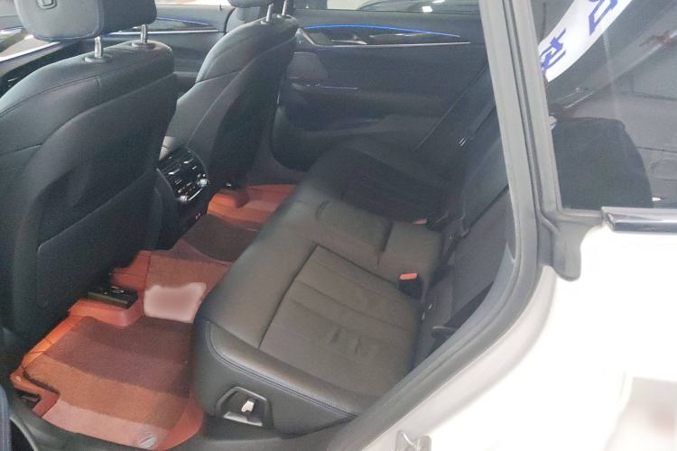 Used BMW 6 Series GT 2021 630i M Sport Package Interior 4