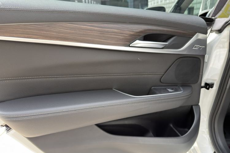 Used BMW 6 Series GT 2021 630i Luxury Design Package Interior 8