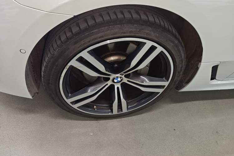 Used BMW 6 Series GT 2021 Restyled 630i M Sport Package Left Front Wheel Hub