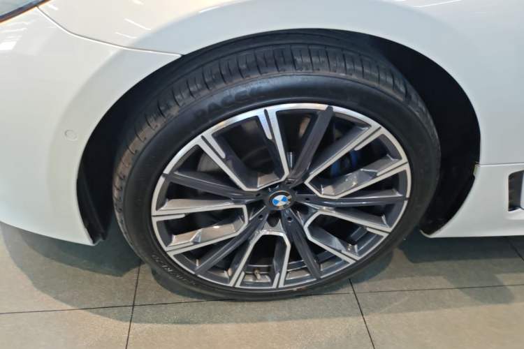 Used BMW 6 Series GT 2021 630i M Sport Grand Touring Edition Left Front Wheel Hub