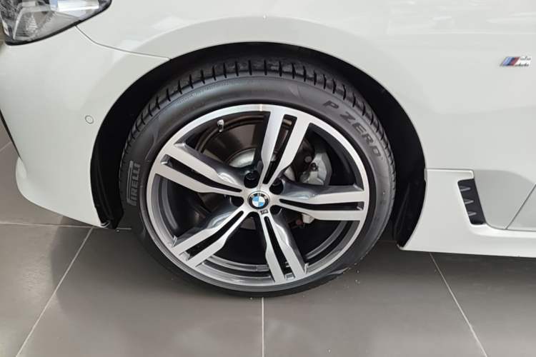 Used BMW 6 Series GT 2021 Restyled 630i M Sport Package Left Front Wheel Hub