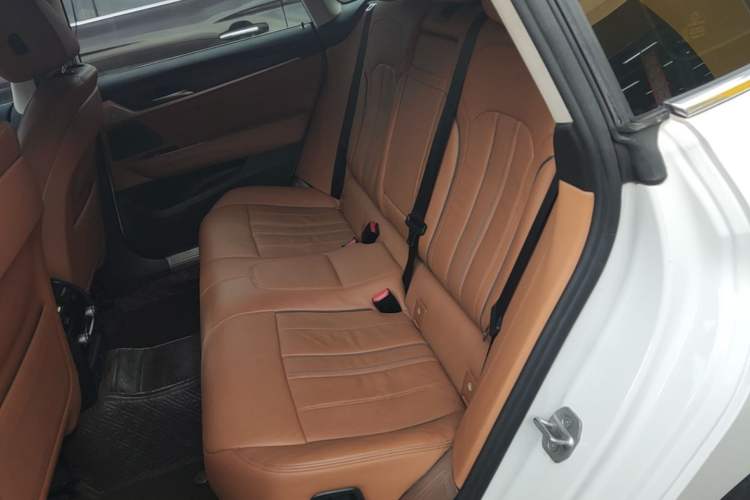 Used BMW 6 Series GT 2021 630i Luxury Design Package Left Rear Seat
