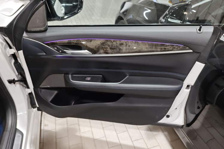 Used BMW 6 Series GT 2021 630i M Sport Package Right Front Door Interior