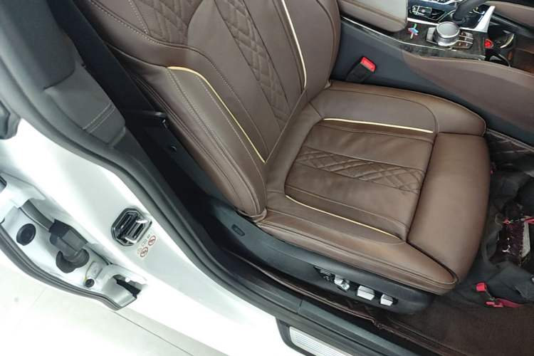 Used BMW 6 Series GT 2021 630i M Sport Grand Touring Edition Right Front Seat