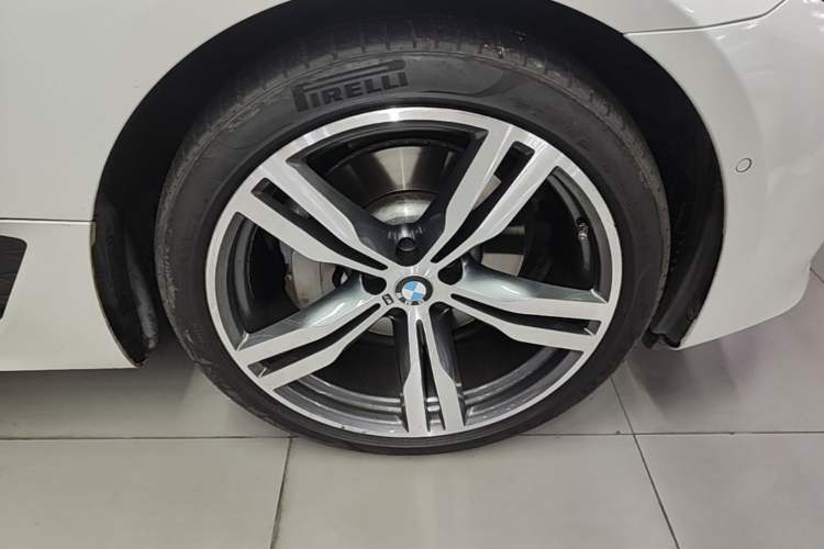 Used BMW 6 Series GT 2021 630i M Sport Package Right Front Wheel Hub