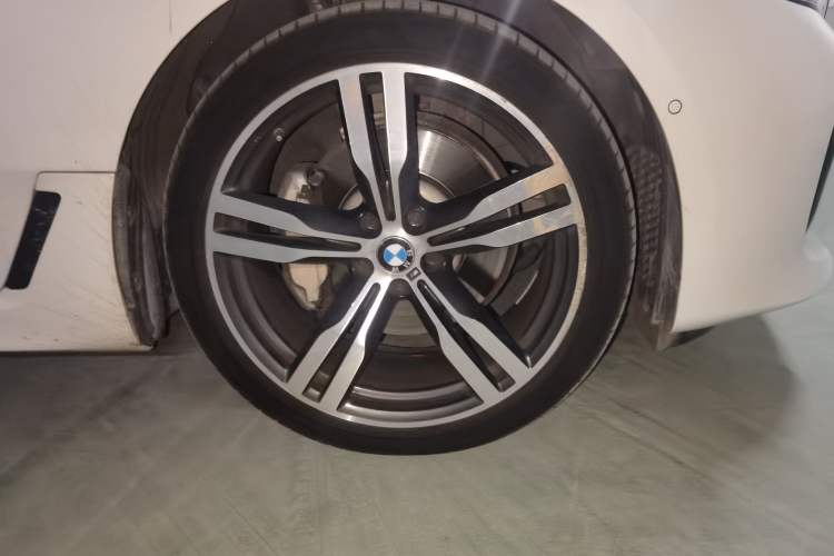 Used BMW 6 Series GT 2021 630i M Sport Package Right Front Wheel Hub