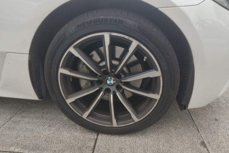 Used BMW 6 Series GT 2021 630i Luxury Design Package Right Front Wheel Hub