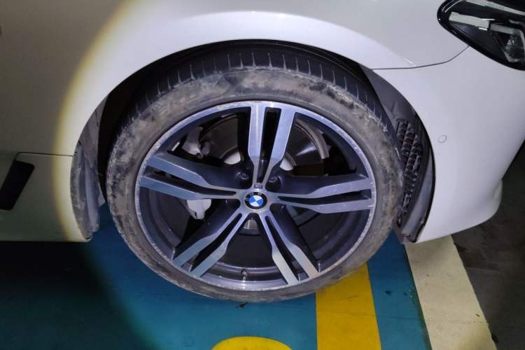 Used BMW 6 Series GT 2021 630i M Sport Package Right Front Wheel Hub