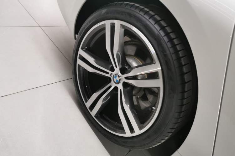 Used BMW 6 Series GT 2021 630i M Sport Package Right Rear Wheel Hub