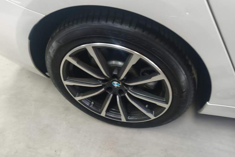Used BMW 6 Series GT 2021 630i Luxury Design Package Right Rear Wheel Hub