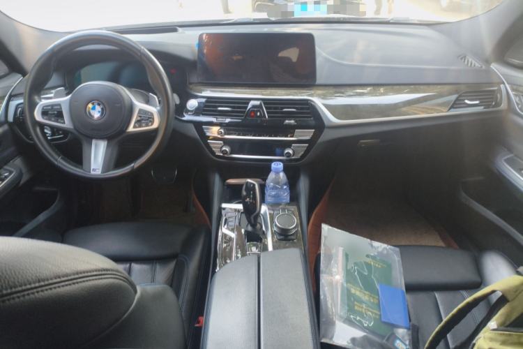 Used BMW 6 Series GT 2022 630i M Sport Package Center Console