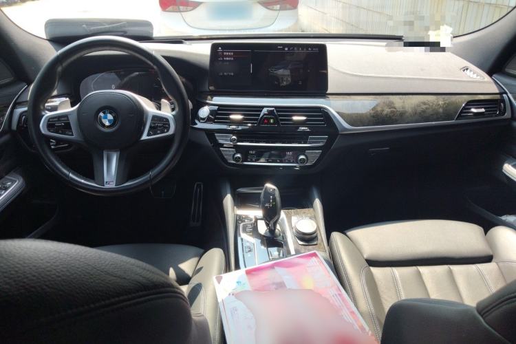 Used BMW 6 Series GT 2022 630i M Sport Package Center Console