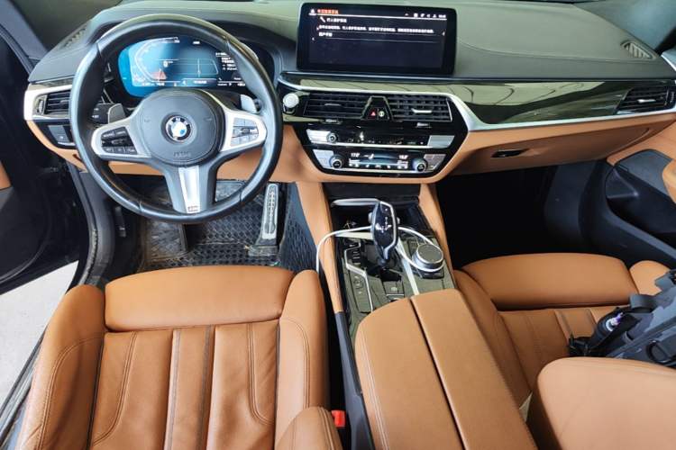 Used BMW 6 Series GT 2022 630i M Sport Package Center Console