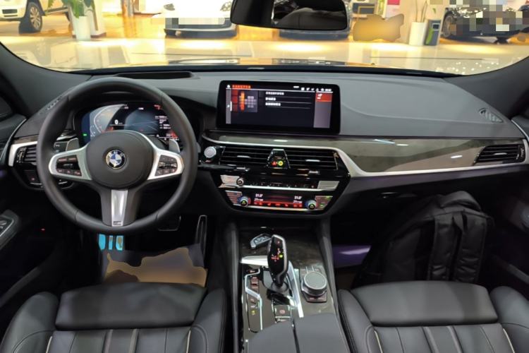 Used BMW 6 Series GT 2022 630i M Sport Package Center Console