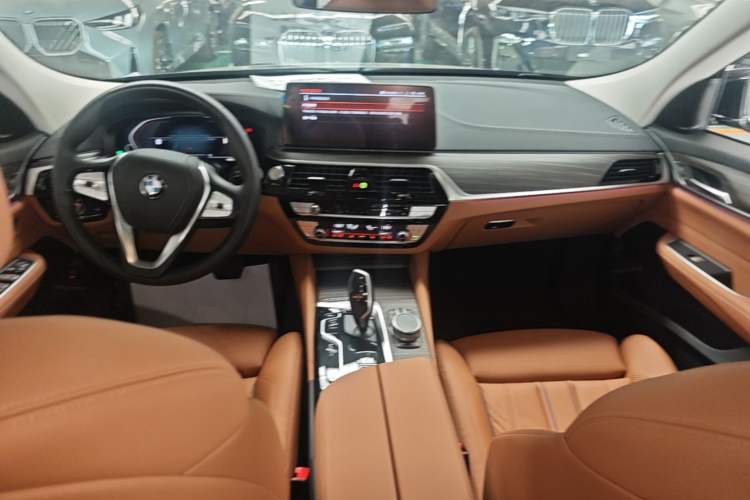Used BMW 6 Series GT 2022 630i Luxury Design Package Center Console