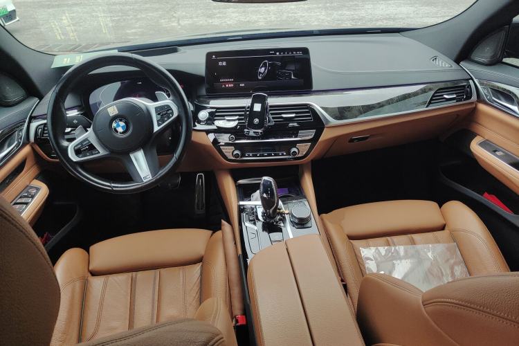 Used BMW 6 Series GT 2022 630i M Sport Package Center Console
