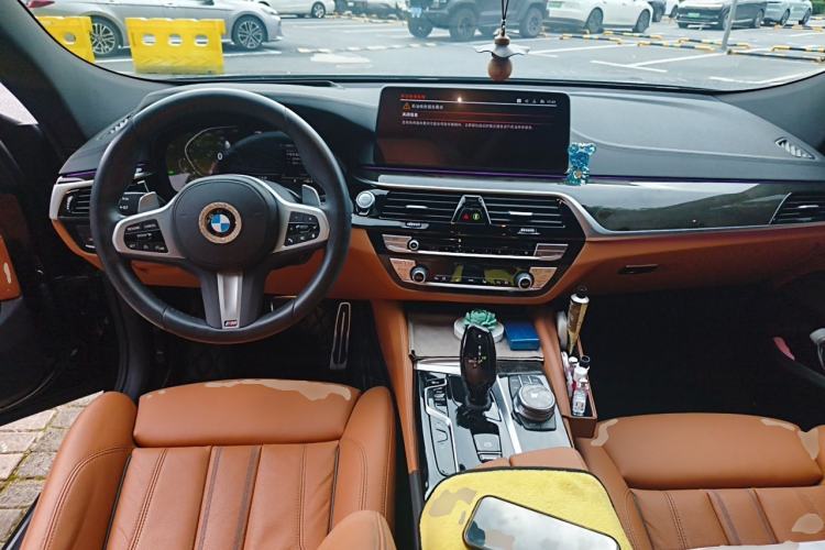 Used BMW 6 Series GT 2022 630i M Sport Package Center Console
