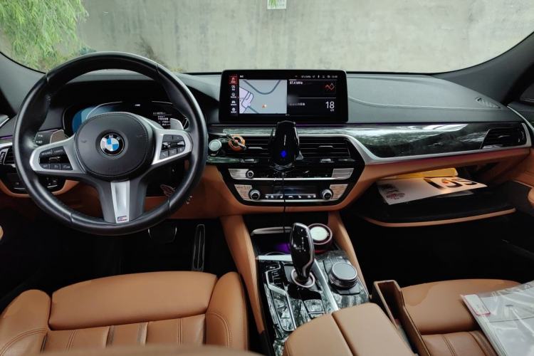 Used BMW 6 Series GT 2022 630i M Sport Package Center Console