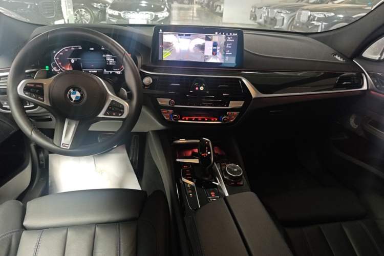 Used BMW 6 Series GT 2022 630i M Sport Package Center Console