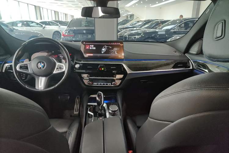 Used BMW 6 Series GT 2022 630i M Sport Package Center Console