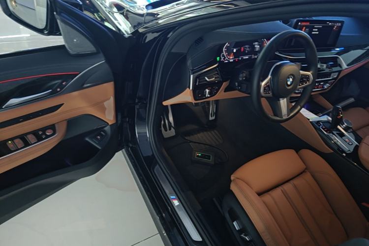 Used BMW 6 Series GT 2022 630i M Sport Package Driver Seat