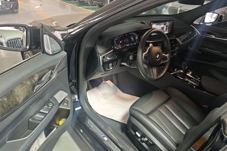 Used BMW 6 Series GT 2022 630i M Sport Package Driver Seat
