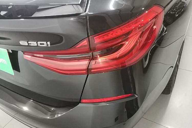 Used BMW 6 Series GT 2022 630i Luxury Design Package Exterior 3