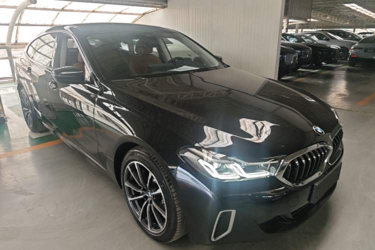 Used BMW 6 Series GT 2022 630i Luxury Design Package Front Right 45 Deg