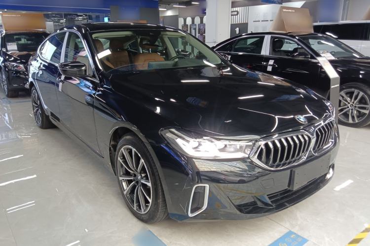 Used BMW 6 Series GT 2022 630i Luxury Design Package Front Right 45 Deg