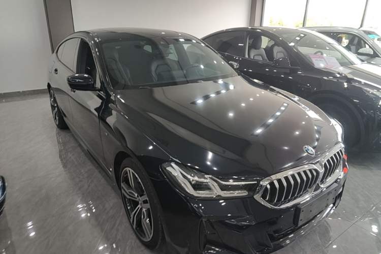 Used BMW 6 Series GT 2022 630i M Sport Package Front Right 45 Deg