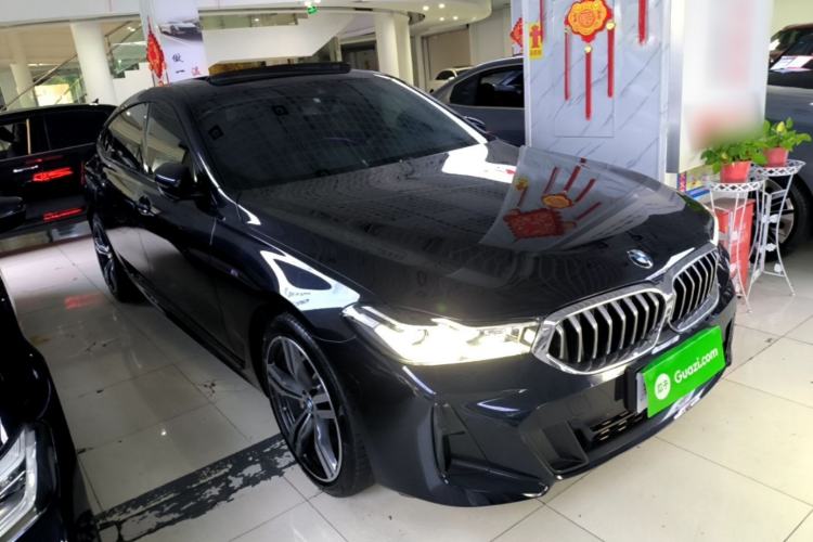 Used BMW 6 Series GT 2022 630i M Sport Package Front Right 45 Deg