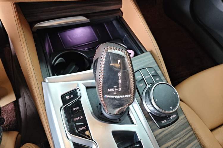 Used BMW 6 Series GT 2022 630i Luxury Design Package Gear Lever