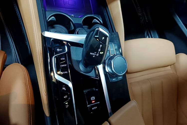 Used BMW 6 Series GT 2022 630i M Sport Package Gear Lever