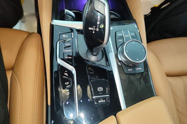 Used BMW 6 Series GT 2022 630i M Sport Package Gear Lever