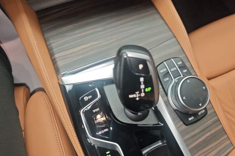 Used BMW 6 Series GT 2022 630i Luxury Design Package Gear Lever