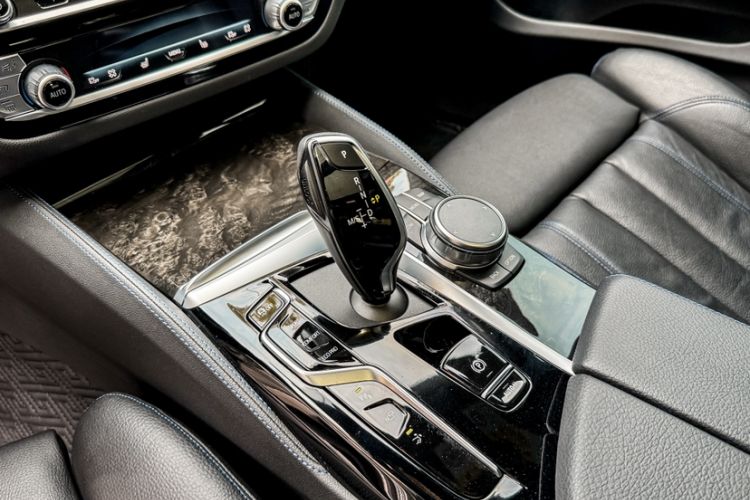 Used BMW 6 Series GT 2022 630i M Sport Package Gear Lever