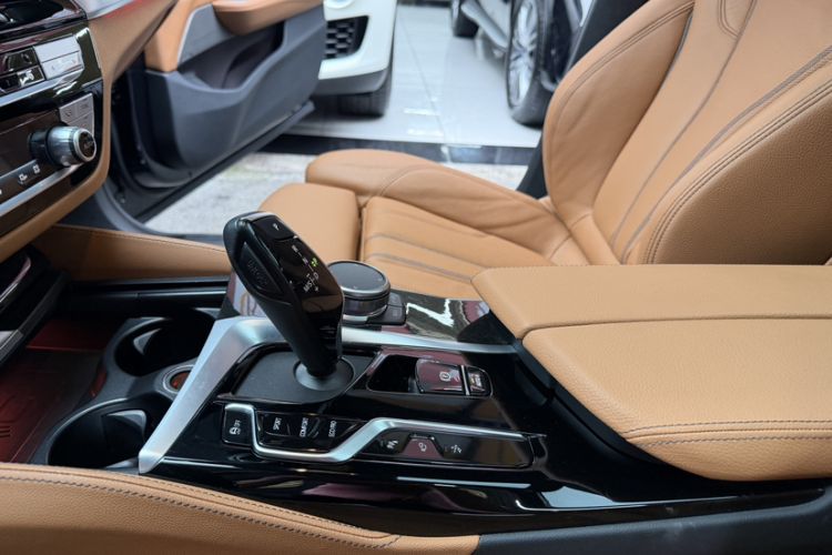 Used BMW 6 Series GT 2022 630i M Sport Package Gear Lever