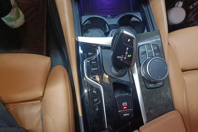 Used BMW 6 Series GT 2022 630i M Sport Package Gear Lever