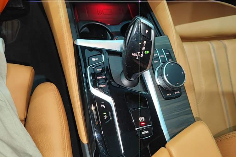 Used BMW 6 Series GT 2022 630i Luxury Design Package Gear Lever