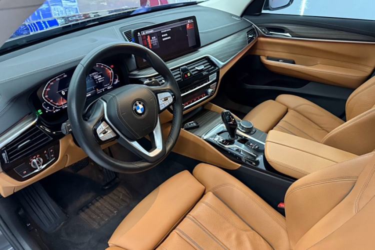 Used BMW 6 Series GT 2022 630i Luxury Design Package Interior 1