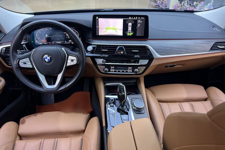 Used BMW 6 Series GT 2022 630i Luxury Design Package Interior 1