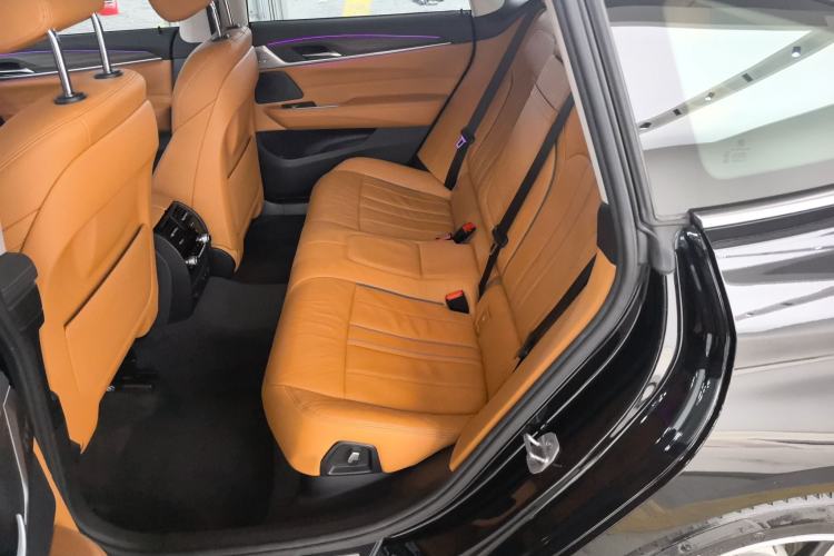 Used BMW 6 Series GT 2022 630i Luxury Design Package Interior 1