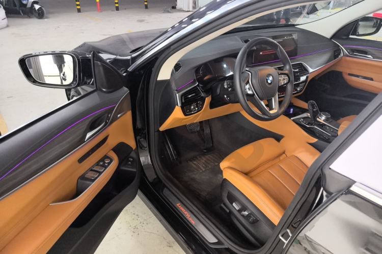 Used BMW 6 Series GT 2022 630i Luxury Design Package Interior 2