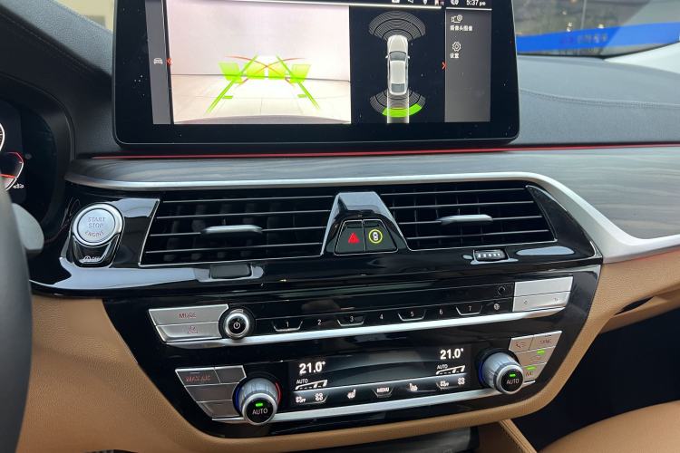 Used BMW 6 Series GT 2022 630i Luxury Design Package Interior 3