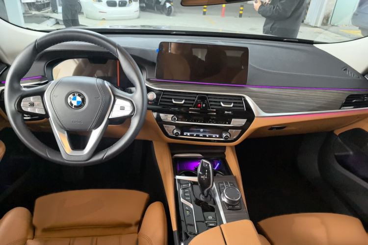 Used BMW 6 Series GT 2022 630i Luxury Design Package Interior 3