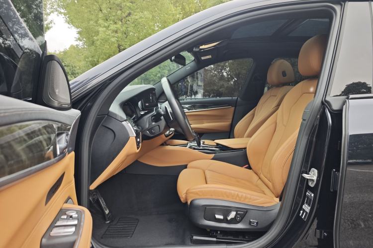 Used BMW 6 Series GT 2022 630i M Sport Package Interior 4