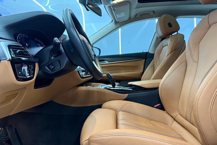 Used BMW 6 Series GT 2022 630i Luxury Design Package Interior 6